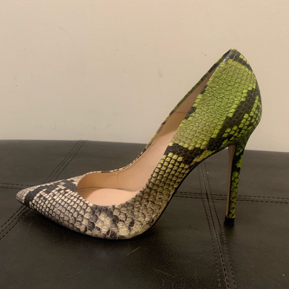 Zara Green and Cream Heels with Snakeskin Design and Stiletto Heel